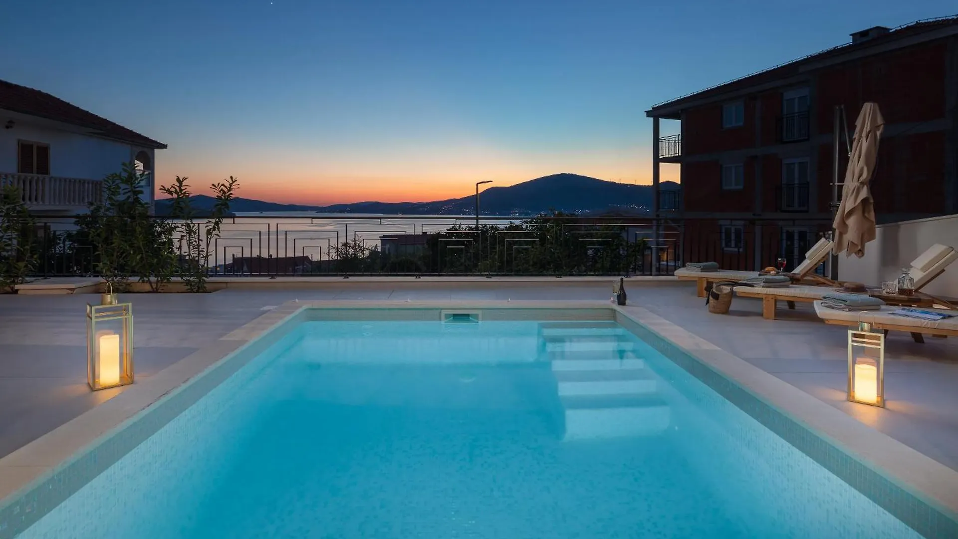 Luxury Villa De Mar With Pool 트로기르