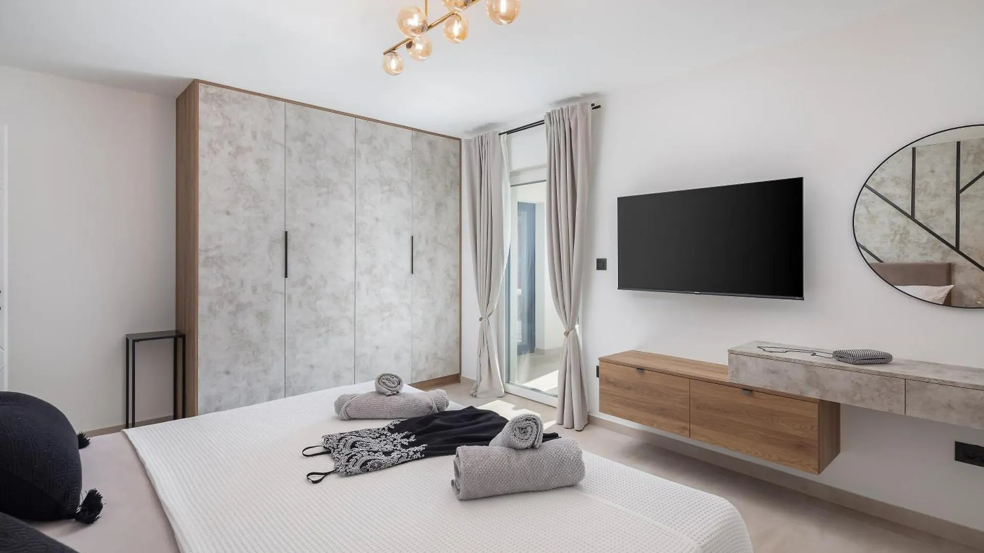 Luxury Villa De Mar With Pool 트로기르