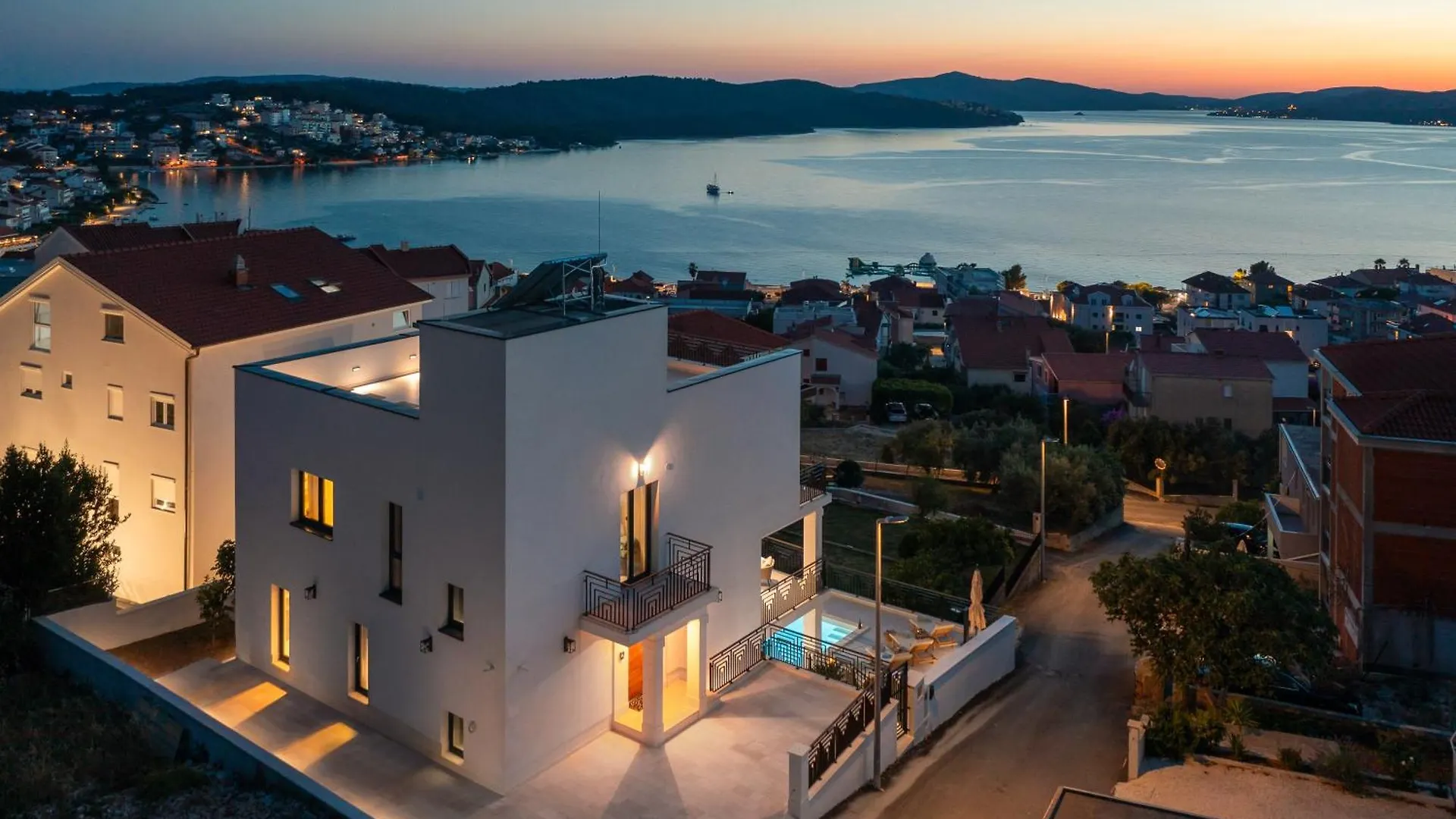 Luxury Villa De Mar With Pool 트로기르 0*,  크로아티아
