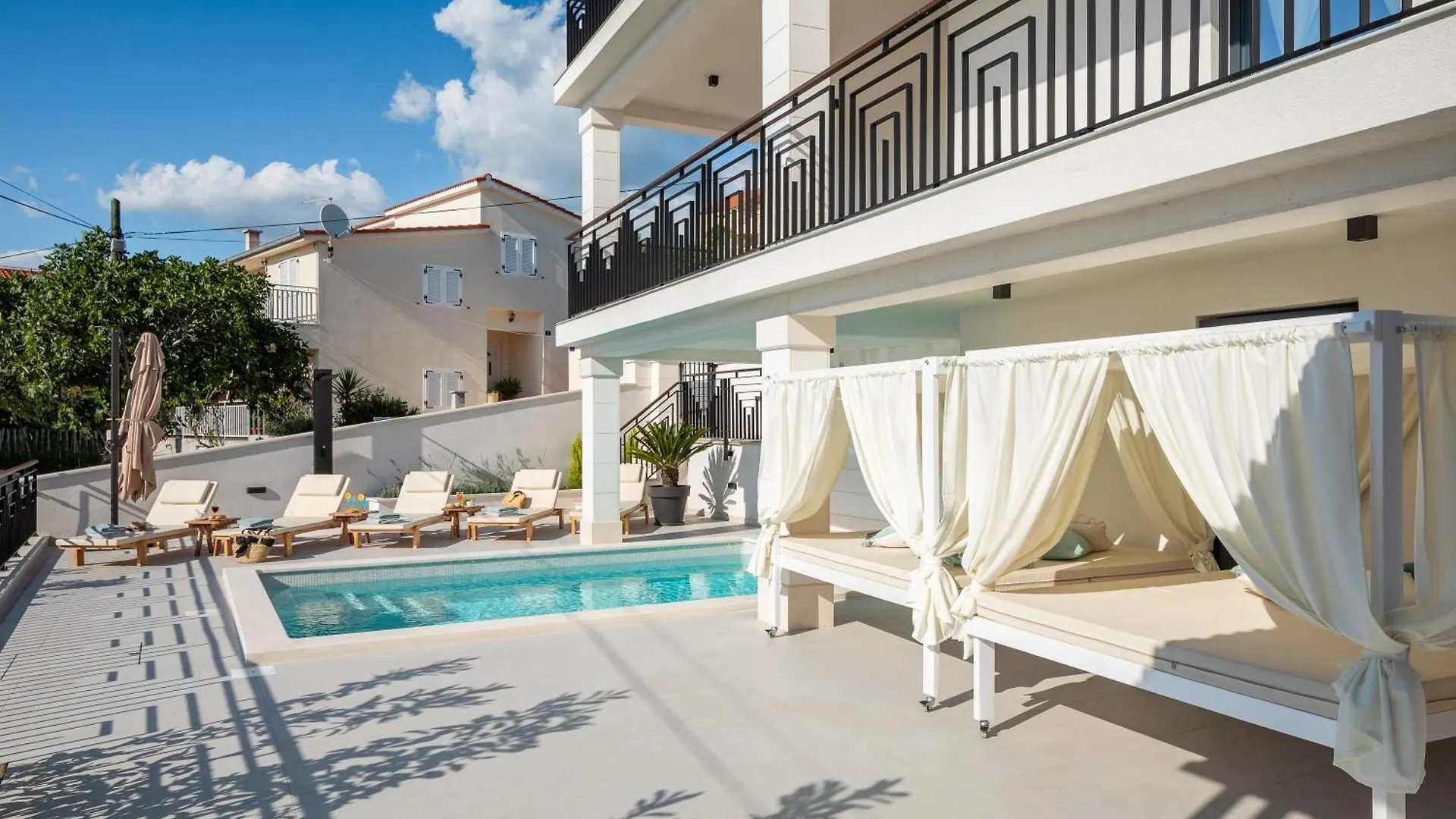 Luxury Villa De Mar With Pool 트로기르