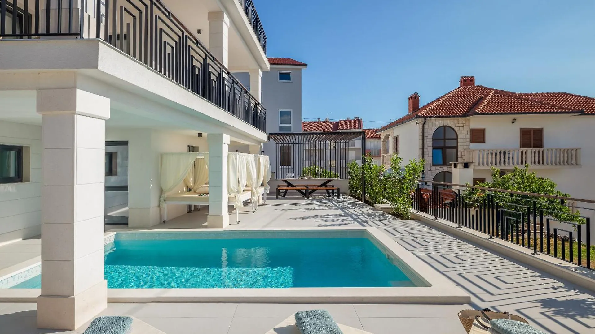 Luxury Villa De Mar With Pool 트로기르