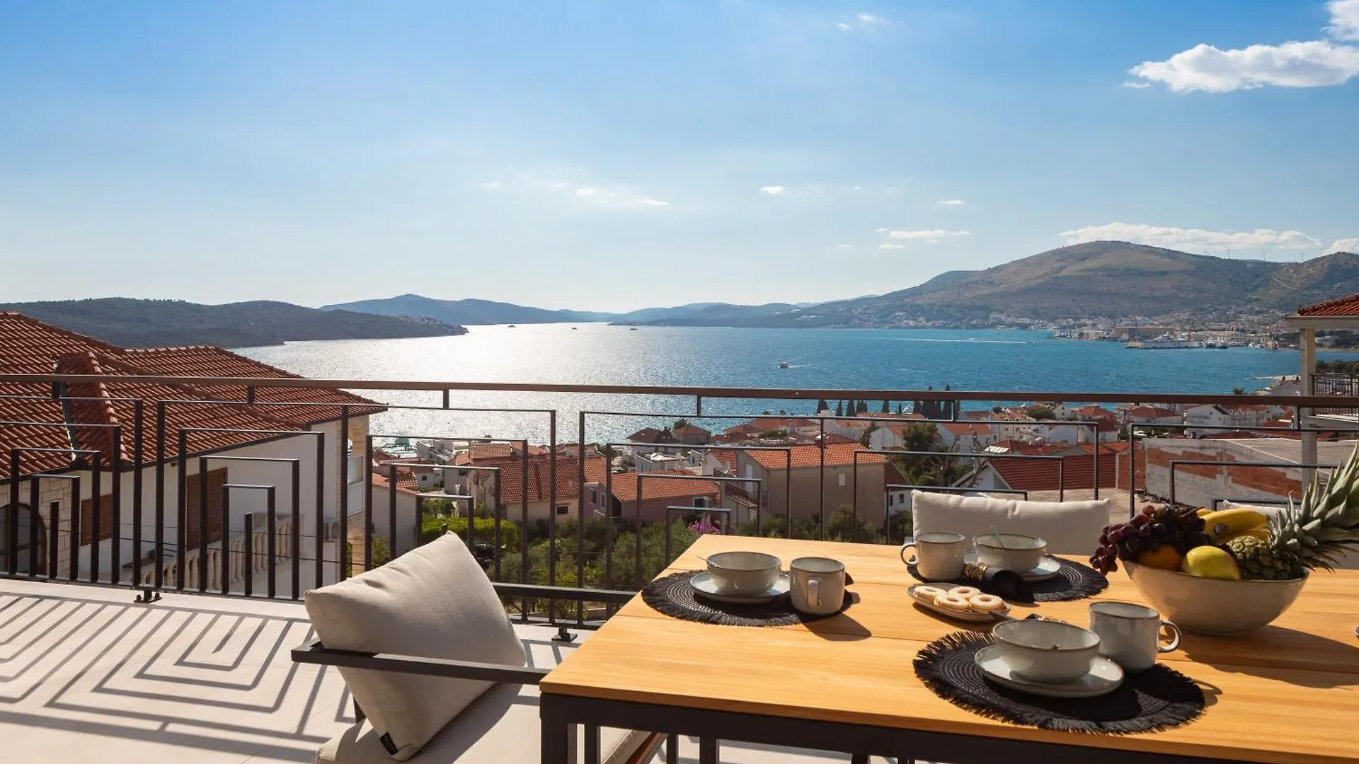 Luxury Villa De Mar With Pool 트로기르 0*,